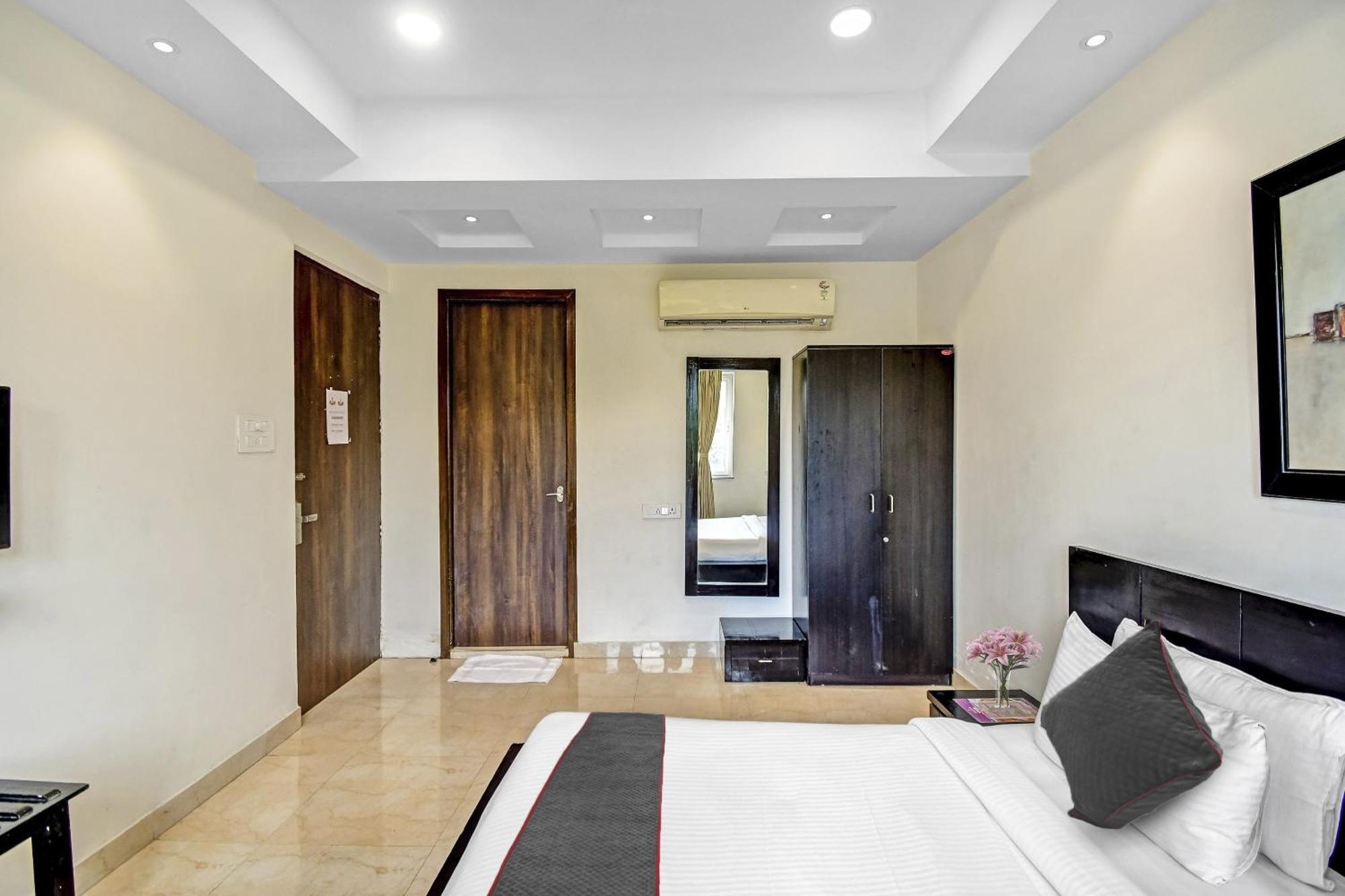 Super Townhouse All In One Колката Екстериор снимка